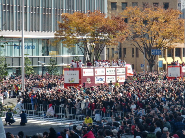 【イベント対応】楽天イーグルス優勝パレード 携帯電話 車載型基地局の設営/運用